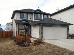 Backing onto Green Space, Walk to School!