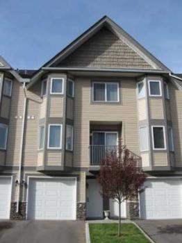 Beautiful 3 year old townhouse condo in Cedarbrae SW